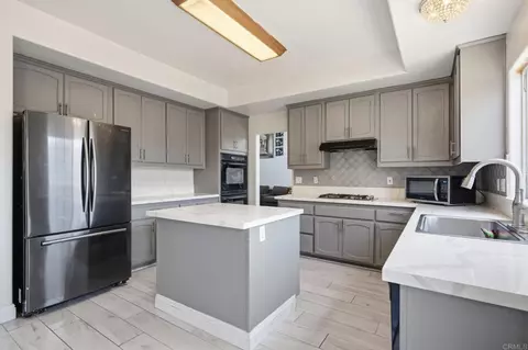 Kitchen - 1737 Foxfire Ct, Escondido, CA 92026 photo 4 of 4