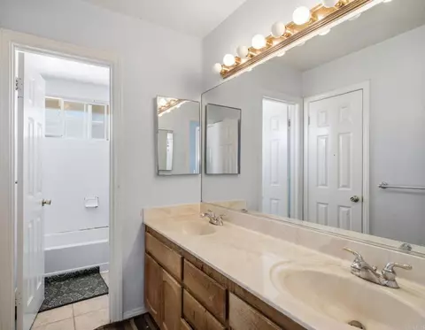 Bath - 1737 Foxfire Ct, Escondido, CA 92026 photo 4 of 4