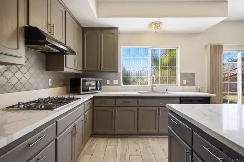 Kitchen - 1737 Foxfire Ct, Escondido, CA 92026 photo 2 of 4