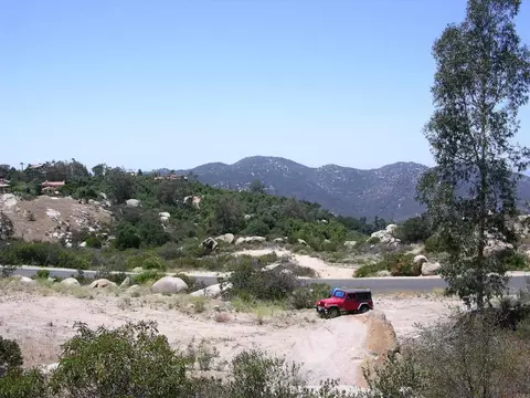Welcome View, Escondido, CA 92026 photo 2