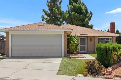 221 Henrietta Ct, San Diego, CA 92114