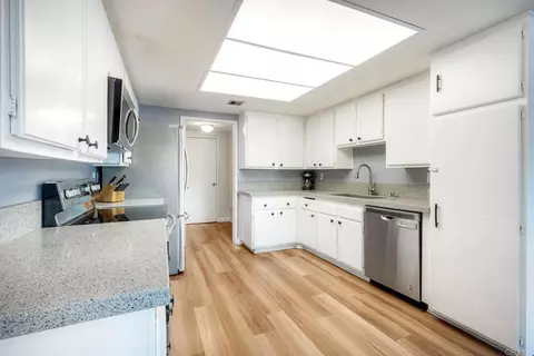 Kitchen - 12963 Cree Ct, Poway, CA 92064 photo 3 of 4