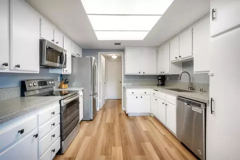 Kitchen - 12963 Cree Ct, Poway, CA 92064 photo 4 of 4