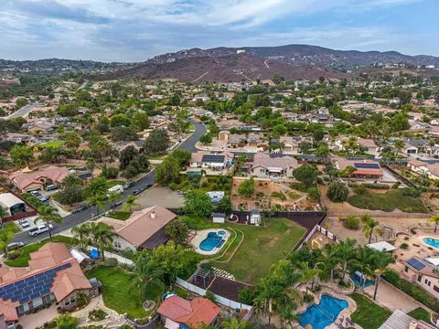View/Area - 23560 Green Gln, Ramona, CA 92065 photo 5 of 7