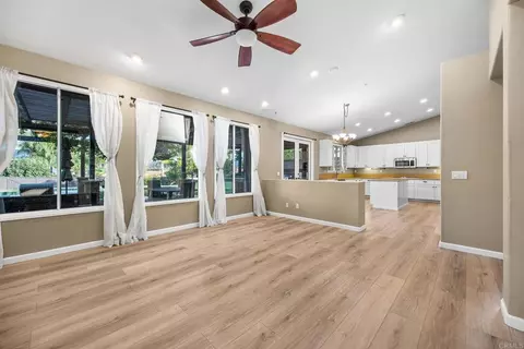 Living - 23560 Green Gln, Ramona, CA 92065 photo 2 of 6