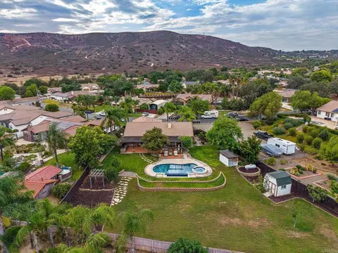 View/Area - 23560 Green Gln, Ramona, CA 92065 photo 4 of 7