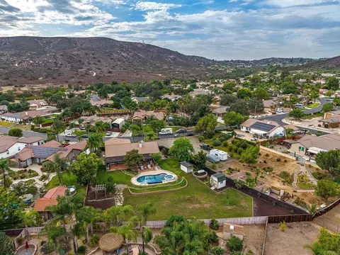 View/Area - 23560 Green Gln, Ramona, CA 92065 photo 1 of 7