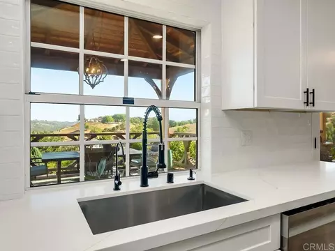 Kitchen - 4241 Via El Dorado, Fallbrook, CA 92028 photo 4 of 5