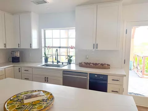 Kitchen - 4241 Via El Dorado, Fallbrook, CA 92028 photo 1 of 2