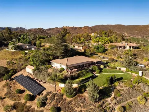 View/Area - 4241 Via El Dorado, Fallbrook, CA 92028 photo 4 of 9