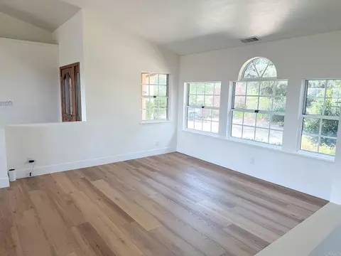 Living - 4241 Via El Dorado, Fallbrook, CA 92028 photo 2 of 5