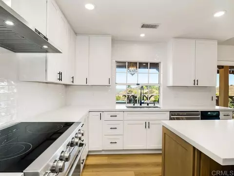 Kitchen - 4241 Via El Dorado, Fallbrook, CA 92028 photo 3 of 5