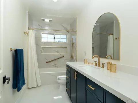 Bath - 4241 Via El Dorado, Fallbrook, CA 92028 photo 4 of 5