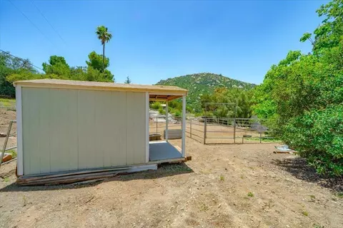 Exterior - 17255 Rockhouse Rd, Ramona, CA 92065 photo 7 of 10