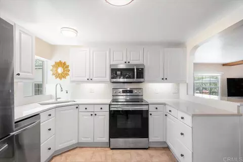 Kitchen - 17255 Rockhouse Rd, Ramona, CA 92065 photo 2 of 2