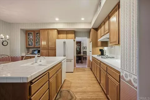 Kitchen - 45707 Corte Rodrigo, Temecula, CA 92592 photo 5 of 5
