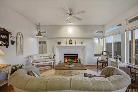 Living - 45707 Corte Rodrigo, Temecula, CA 92592 photo 2 of 3