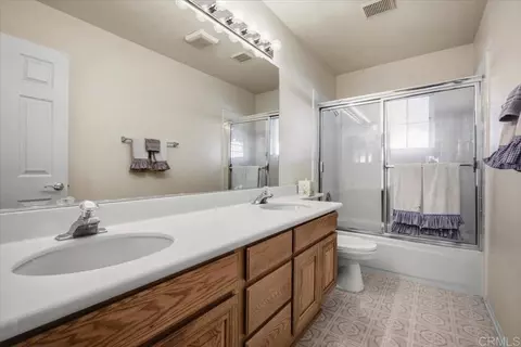 Bath - 45707 Corte Rodrigo, Temecula, CA 92592 photo 4 of 4