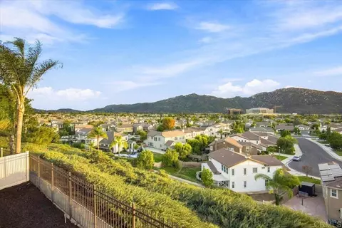 View/Area - 45707 Corte Rodrigo, Temecula, CA 92592 photo 4 of 5