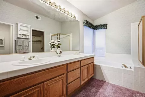 Bath - 45707 Corte Rodrigo, Temecula, CA 92592 photo 3 of 4