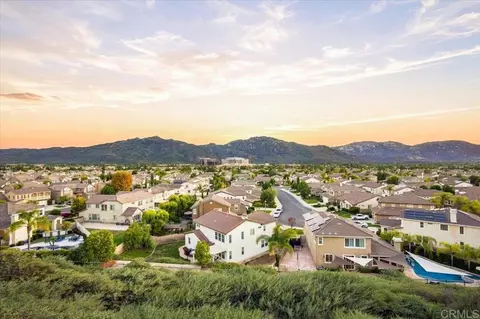 View/Area - 45707 Corte Rodrigo, Temecula, CA 92592 photo 3 of 5