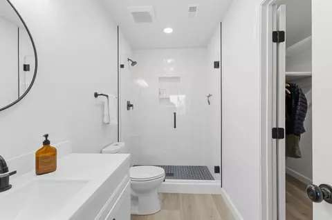 Bath - 968 Marlin Dr, Vista, CA 92084 photo 3 of 4