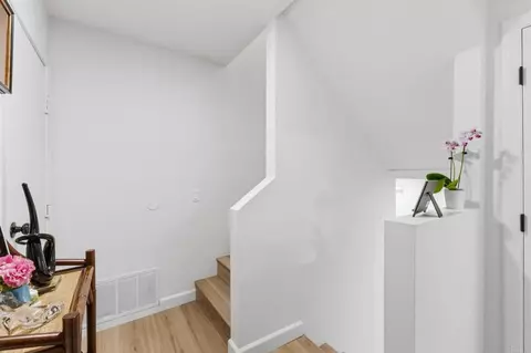 Entry Way - 968 Marlin Dr, Vista, CA 92084 photo 2 of 8