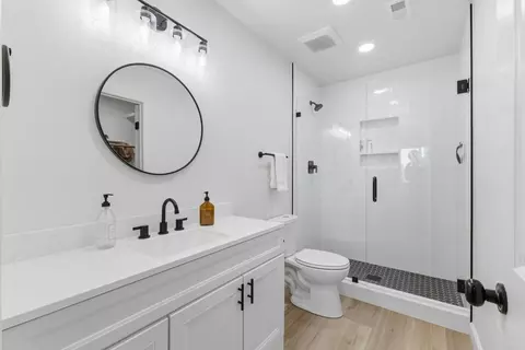 Bath - 968 Marlin Dr, Vista, CA 92084 photo 2 of 4