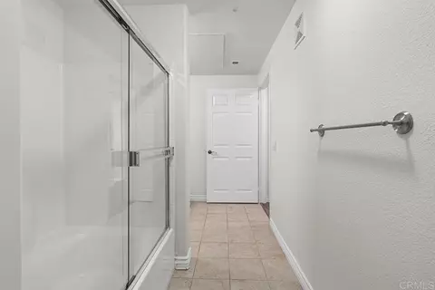 Bath - 4155 Executive Dr #E307, La Jolla, CA 92037 photo 3 of 6