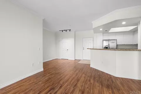 Living - 4155 Executive Dr #E307, La Jolla, CA 92037 photo 8 of 8