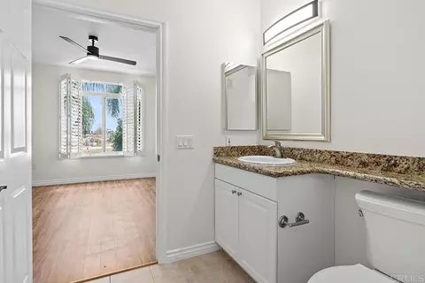 Bath - 4155 Executive Dr #E307, La Jolla, CA 92037 photo 4 of 6