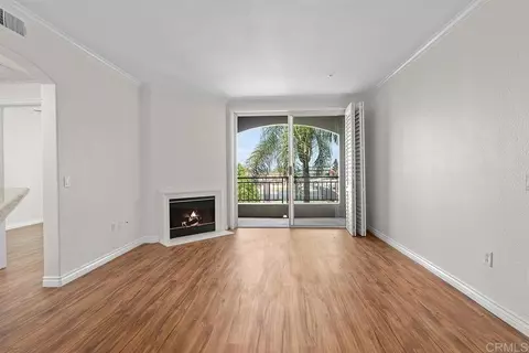 Living - 4155 Executive Dr #E307, La Jolla, CA 92037 photo 4 of 8