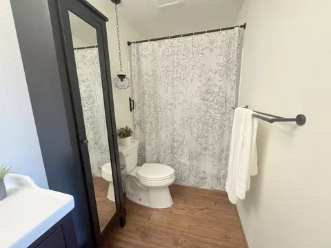 Bath - 15821 Davis Cup Ln, Ramona, CA 92065 photo 2 of 5