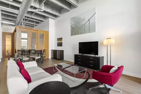 Living - 550 Seagaze Dr #12, Oceanside, CA 92054 photo 2 of 3