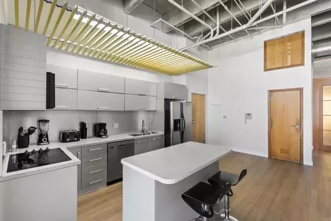 Kitchen - 550 Seagaze Dr #12, Oceanside, CA 92054 photo 2 of 3
