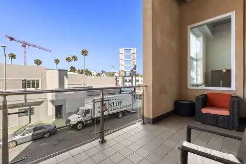 Exterior - 550 Seagaze Dr #12, Oceanside, CA 92054 photo 2 of 3