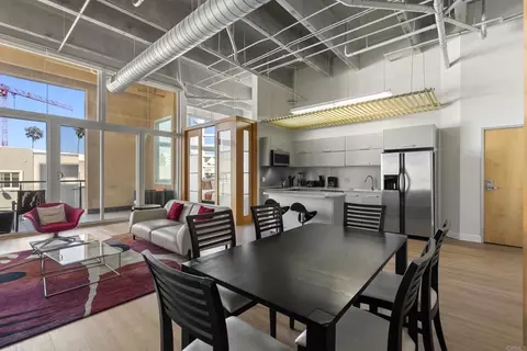 Dining - 550 Seagaze Dr #12, Oceanside, CA 92054 photo 4 of 4