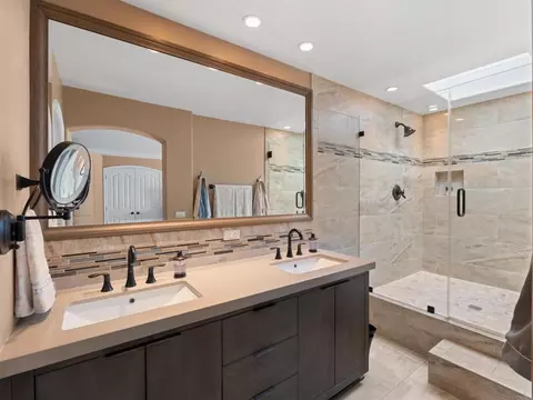 Bath - 1601 S Pacific St #A2, Oceanside, CA 92054 photo 3 of 6