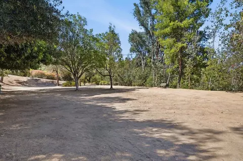 Exterior - 1866 Santa Margarita, Fallbrook, CA 92028 photo 22 of 24