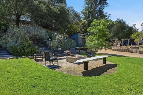 Exterior - 1866 Santa Margarita, Fallbrook, CA 92028 photo 17 of 24