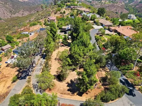 View/Area - 1866 Santa Margarita, Fallbrook, CA 92028 photo 4 of 14