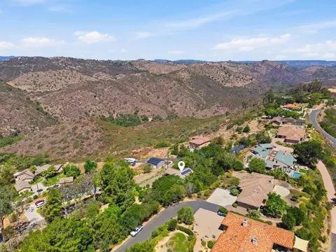 View/Area - 1866 Santa Margarita, Fallbrook, CA 92028 photo 8 of 14