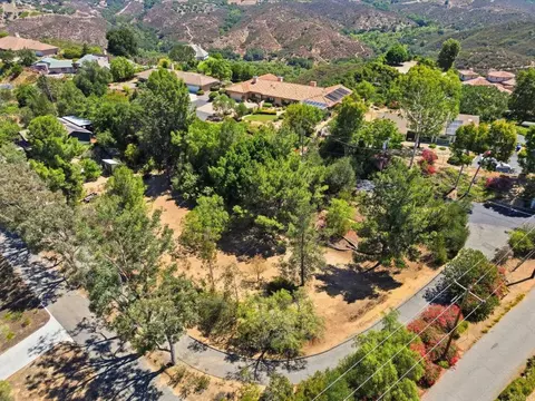View/Area - 1866 Santa Margarita, Fallbrook, CA 92028 photo 7 of 14