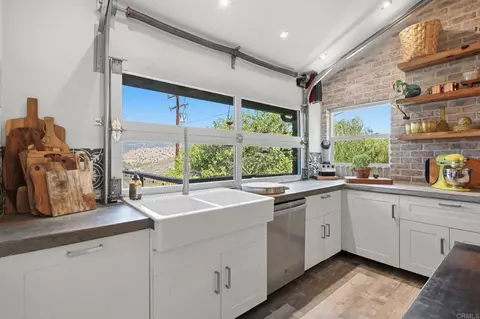 Kitchen - 1866 Santa Margarita, Fallbrook, CA 92028 photo 5 of 6