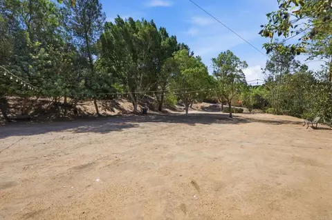 Exterior - 1866 Santa Margarita, Fallbrook, CA 92028 photo 21 of 24