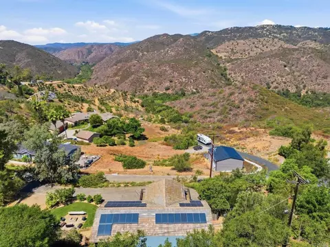 View/Area - 1866 Santa Margarita, Fallbrook, CA 92028 photo 2 of 14