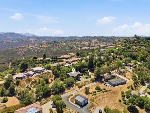 View/Area - 1866 Santa Margarita, Fallbrook, CA 92028 photo 9 of 14