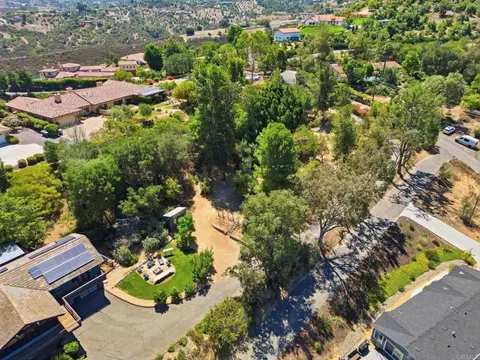 View/Area - 1866 Santa Margarita, Fallbrook, CA 92028 photo 6 of 14