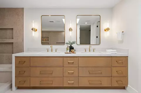 Bath - 5875 La Jolla Mesa Dr, La Jolla, CA 92037 photo 3 of 7
