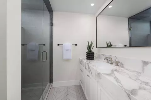 Bath - 5875 La Jolla Mesa Dr, La Jolla, CA 92037 photo 7 of 7